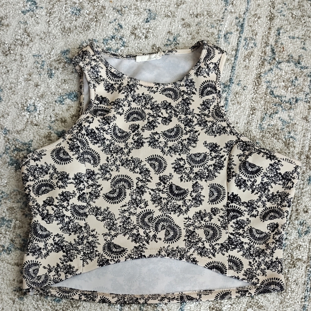 Chic Black and Cream Patterned Crop Top